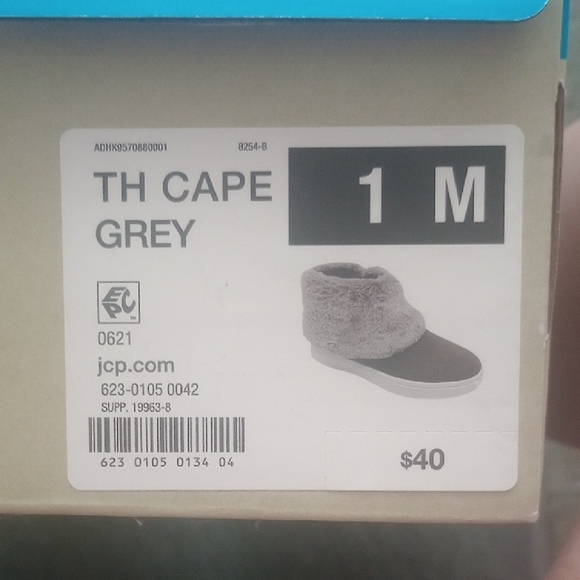 PRICE🔽 Thereabouts Cape Grey Boots - Picture 5 of 5